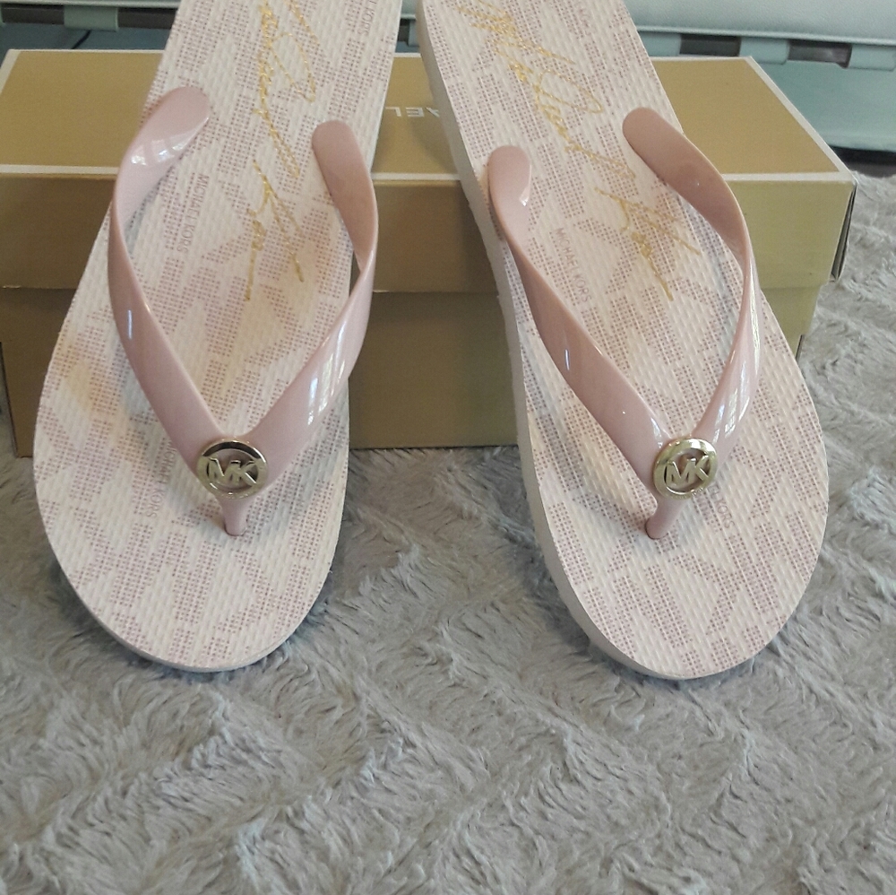 Michael Kors  flip flop